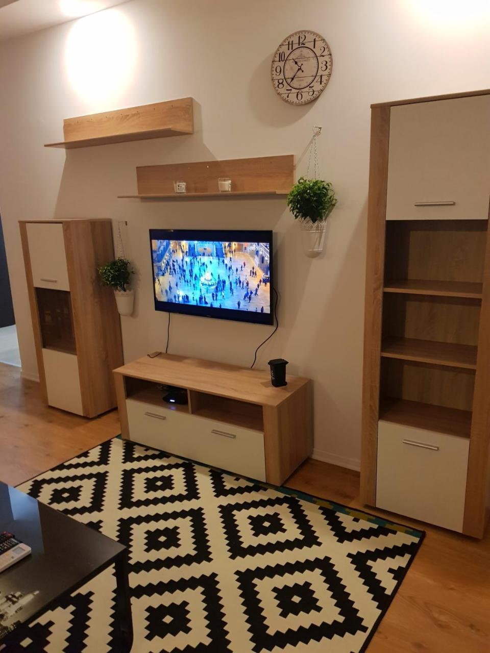 Modern Apartment With Pool In North Bucharest Cretuleasca Luaran gambar